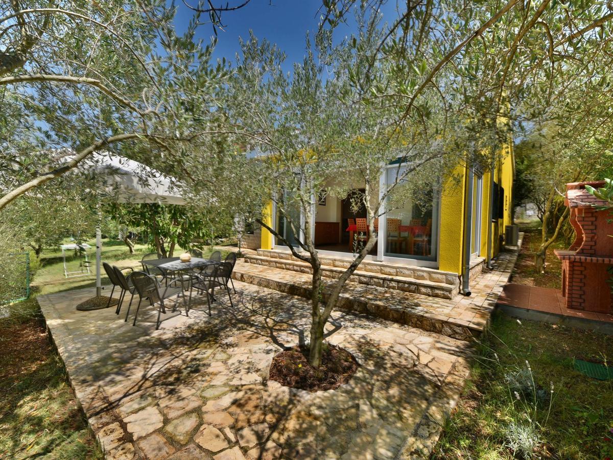 Villa Yellow House By Interhome Diklo Buitenkant foto